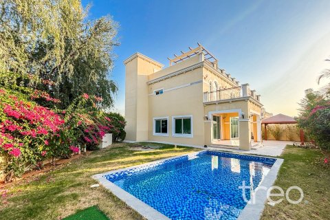 Villa in Legacy, Jumeirah Park, Dubai 4 bedrooms, 386.2 sq.m. № 124784