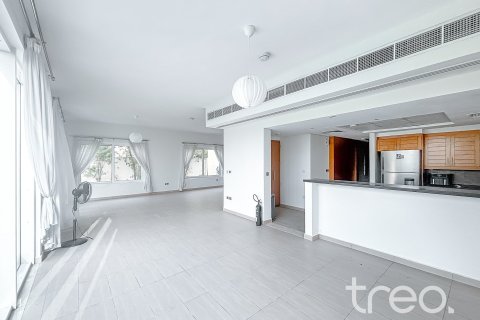Villa in Legacy, Jumeirah Park, Dubai 4 bedrooms, 386.2 sq.m. № 124784 - photo 6