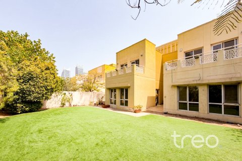 فيلا في Meadows, دبي 4 غرف نوم, 332.41 م² رقم 124786