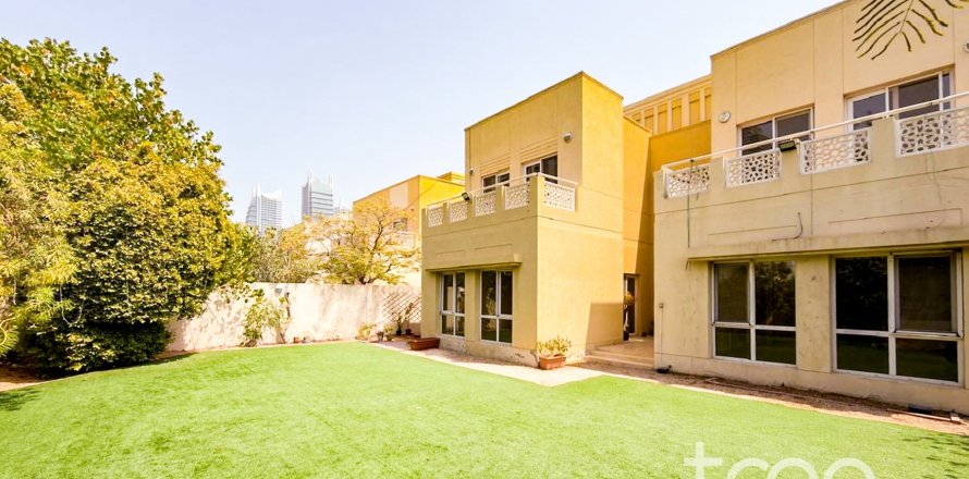 Villa en Meadows, Dubai, 4 dormitorios, 332.41 m², № 124786