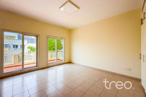 Villa en Meadows, Dubai, 4 dormitorios, 332.41 m², № 124786 - foto 6