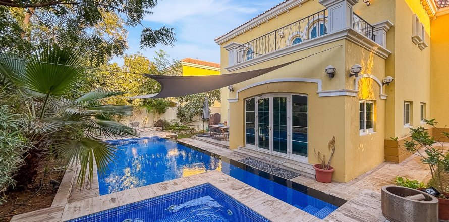Вилла в Legacy, Jumeirah Park, Дубай, 3 спальни, 327.67м², № 124787