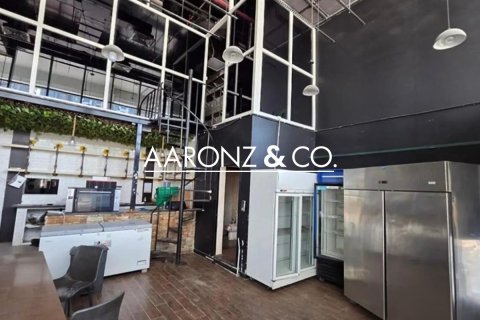 Magasin à Business Bay, Dubai, 95.6 m², № 78536 - photo 2