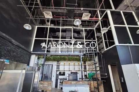 Magasin à Business Bay, Dubai, 95.6 m², № 78536 - photo 1