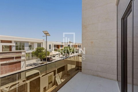 Villa in Al Furjan, Dubai 4 bedrooms, 510.97 sq.m. № 127761 - photo 24