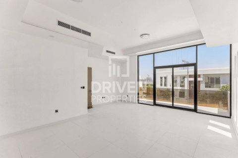 Villa in Al Furjan, Dubai 4 bedrooms, 510.97 sq.m. № 127761 - photo 6