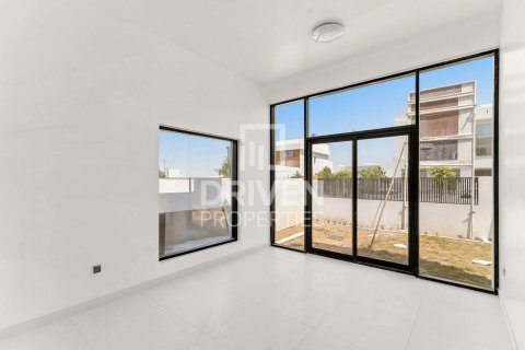 Villa in Al Furjan, Dubai 4 bedrooms, 510.97 sq.m. № 127761 - photo 15