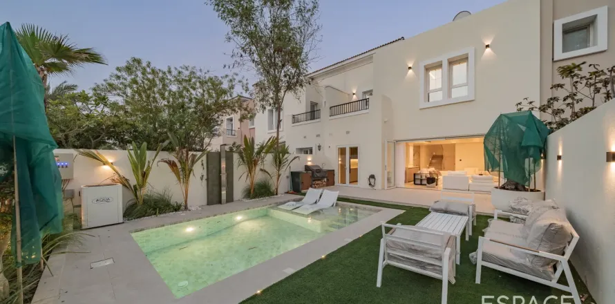 Villa in Arabian Ranches, Dubai 4 bedrooms, 232 sq.m. № 61733