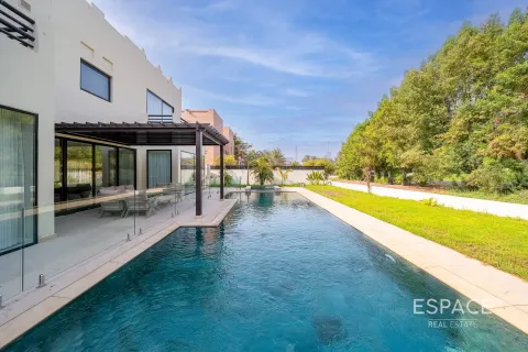 Villa à The Lakes, Dubai, 6 chambres, 692 m², № 61737 - photo 1