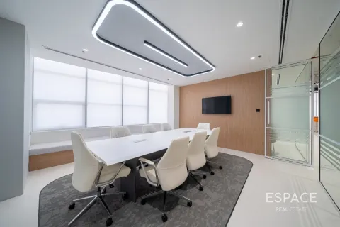 Office in Jumeirah Lake Towers, Dubai 157 sq.m. № 61734 - photo 3