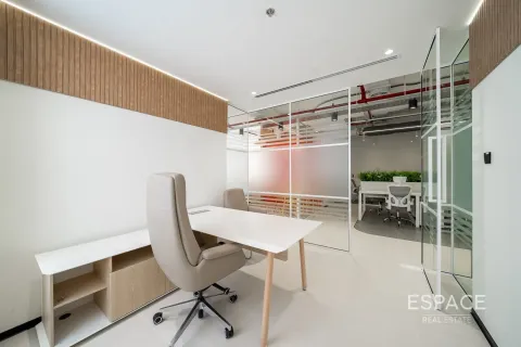 Office in Jumeirah Lake Towers, Dubai 157 sq.m. № 61734 - photo 17