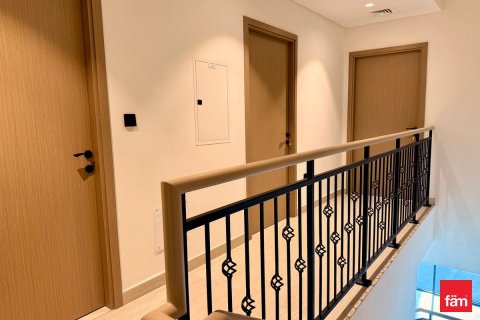 Снять в аренду таунхаус в Дубае: 4 спальни, 144м², № 95617 - фото 12