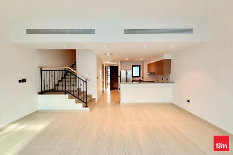 Снять в аренду таунхаус в Дубае: 4 спальни, 144м², № 95617 - фото 2