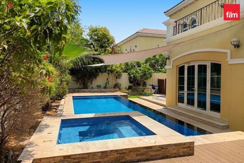 Villa in Jumeirah Park, Dubai 4 bedrooms, 586.3 sq.m. № 123410 - photo 13