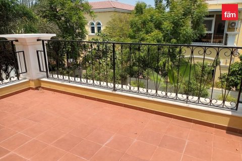 Villa in Jumeirah Park, Dubai 4 bedrooms, 586.3 sq.m. № 123410 - photo 10
