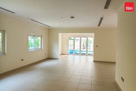 Villa in Jumeirah Park, Dubai 4 bedrooms, 586.3 sq.m. № 123410 - photo 3