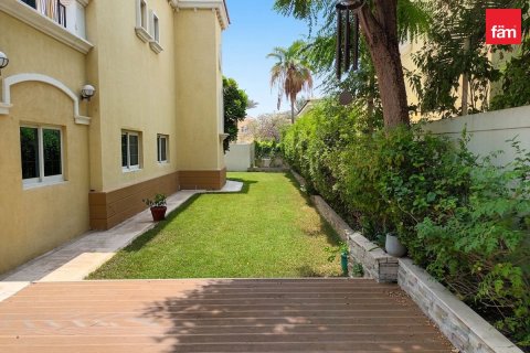 Villa in Jumeirah Park, Dubai 4 bedrooms, 586.3 sq.m. № 123410 - photo 2