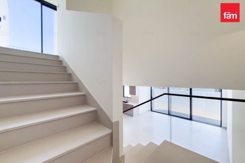 Villa in Dubai 4 bedrooms, 298.9 sq.m. № 123411 - photo 8