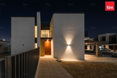 Villa in Dubai 4 bedrooms, 298.9 sq.m. № 123411 - photo 27