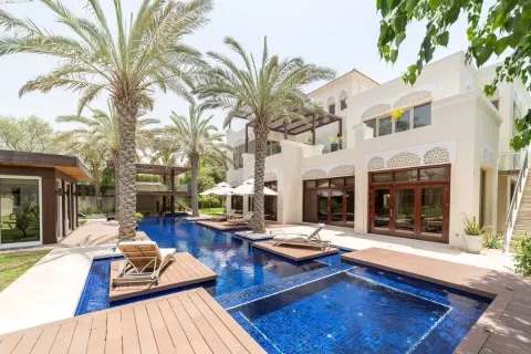 Villa à Dubai, 19 chambres, 2500 m², № 83760 - photo 3
