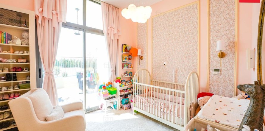 Квартира в Дубае, 2 спальни, 132.9м², № 91922