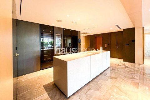 Villa in FIVE Palm Jumeirah, Palm Jumeirah, Dubai 5 bedrooms, 1143 sq.m. № 44291 - photo 4