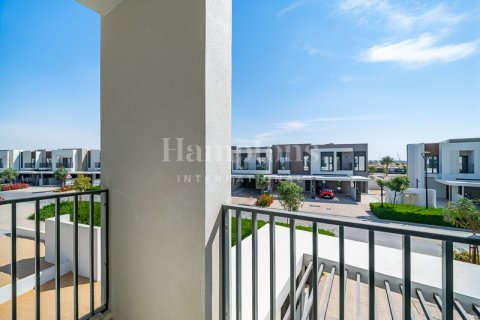 Villa in Dubai South (Dubai World Central), Dubai 4 bedrooms, 202.90015200 sq.m. № 63993 - photo 19