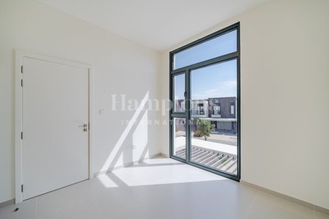 Villa in Dubai South (Dubai World Central), Dubai 4 bedrooms, 202.90015200 sq.m. № 63993 - photo 20