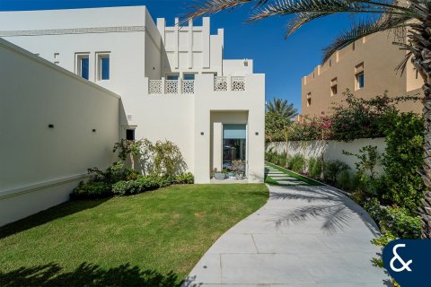 Villa in Arabian Ranches, Dubai 5 bedrooms, 474 sq.m. № 98562 - photo 27