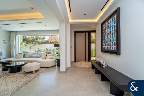 Villa in Arabian Ranches, Dubai 5 bedrooms, 474 sq.m. № 98562 - photo 10