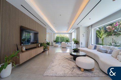 Villa in Arabian Ranches, Dubai 5 bedrooms, 474 sq.m. № 98562 - photo 8