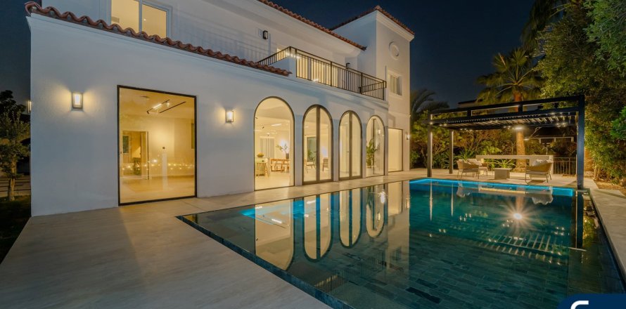 Villa in Green Community West, Green Community, Dubai 5 bedrooms, 577 sq.m. № 98559