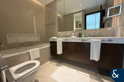 Снять в аренду квартиру в Даунтаун Дубай (Даунтаун Бурдж Дубай), Дубай: 2 спальни, 134м², № 98224 - фото 13