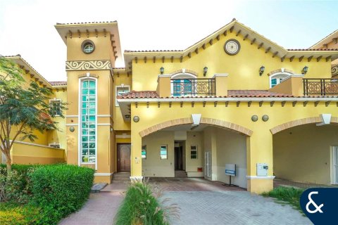 Таунхаус в Dubai Sports City, Дубай, 3 спальни, 199м², № 98220