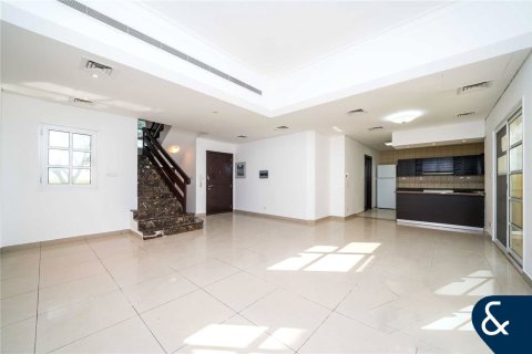 Купить таунхаус в Dubai Sports City, Дубай: 3 спальни, 199м², № 98220 - фото 4