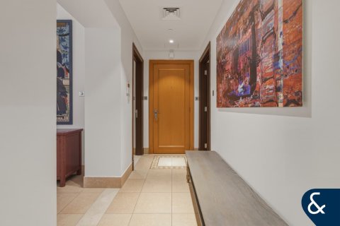 Снять в аренду квартиру в Old Town, Дубай: 3 спальни, 181м², № 98222 - фото 6