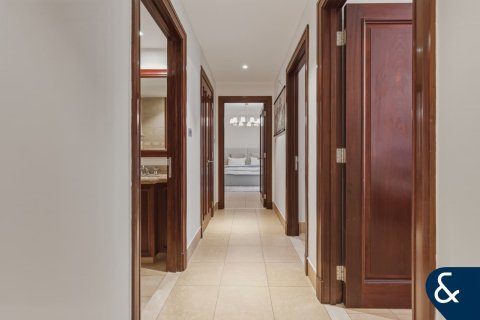 Снять в аренду квартиру в Old Town, Дубай: 3 спальни, 181м², № 98222 - фото 7