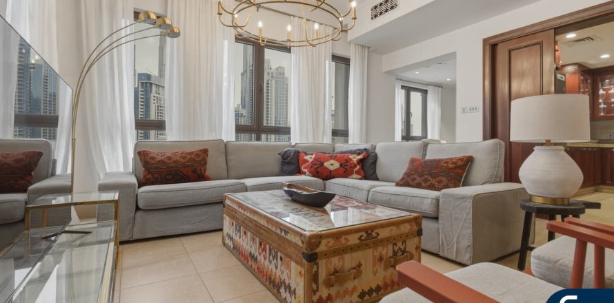 Квартира в Old Town, Дубай, 3 спальни, 181м², № 98222