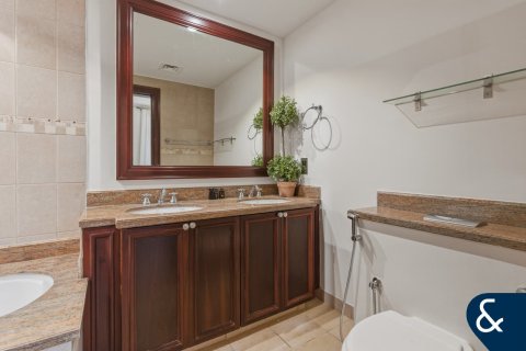 Снять в аренду квартиру в Old Town, Дубай: 3 спальни, 181м², № 98222 - фото 22