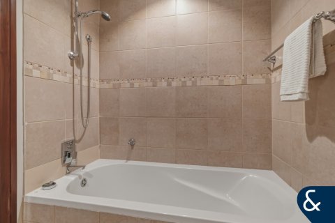 Снять в аренду квартиру в Old Town, Дубай: 3 спальни, 181м², № 98222 - фото 10