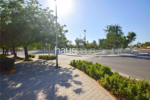 Villa in Legacy, Jumeirah Park, Dubai 3 bedrooms, 285 sq.m. № 43218 - photo 13