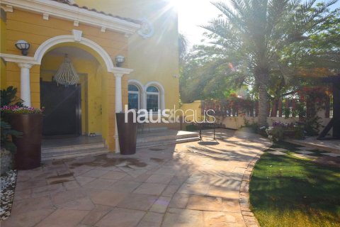 Villa in Legacy, Jumeirah Park, Dubai 3 bedrooms, 285 sq.m. № 43218 - photo 10
