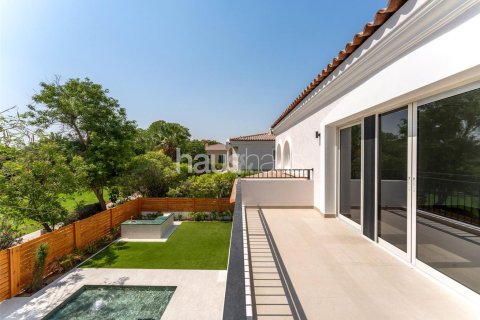 Villa in Dubai Investment Park, Dubai 5 bedrooms, 577 sq.m. № 43215 - photo 22