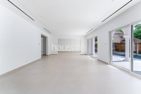 Villa in Dubai Investment Park, Dubai 5 bedrooms, 577 sq.m. № 43215 - photo 24