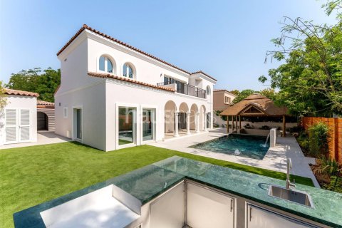 Villa in Dubai Investment Park, Dubai 5 bedrooms, 577 sq.m. № 43215 - photo 1