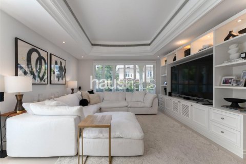 Villa in Dubai Investment Park, Dubai 5 bedrooms, 613 sq.m. № 43216 - photo 4