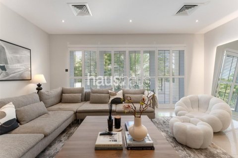 Villa in Dubai Investment Park, Dubai 5 bedrooms, 613 sq.m. № 43216 - photo 28
