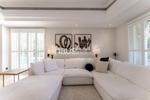 Villa in Dubai Investment Park, Dubai 5 bedrooms, 613 sq.m. № 43216 - photo 26