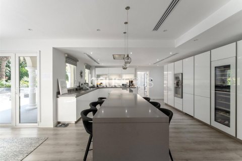 Villa in Dubai Investment Park, Dubai 5 bedrooms, 613 sq.m. № 43216 - photo 6