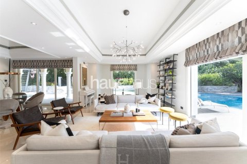Villa in Dubai Investment Park, Dubai 5 bedrooms, 613 sq.m. № 43216 - photo 5